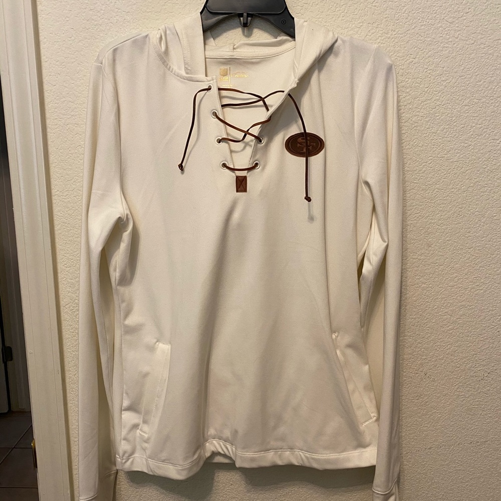 Women’s lightweight pullover hoodie